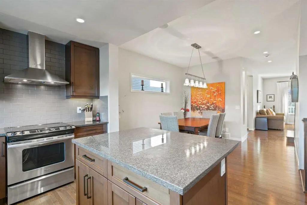 219 River Heights Green