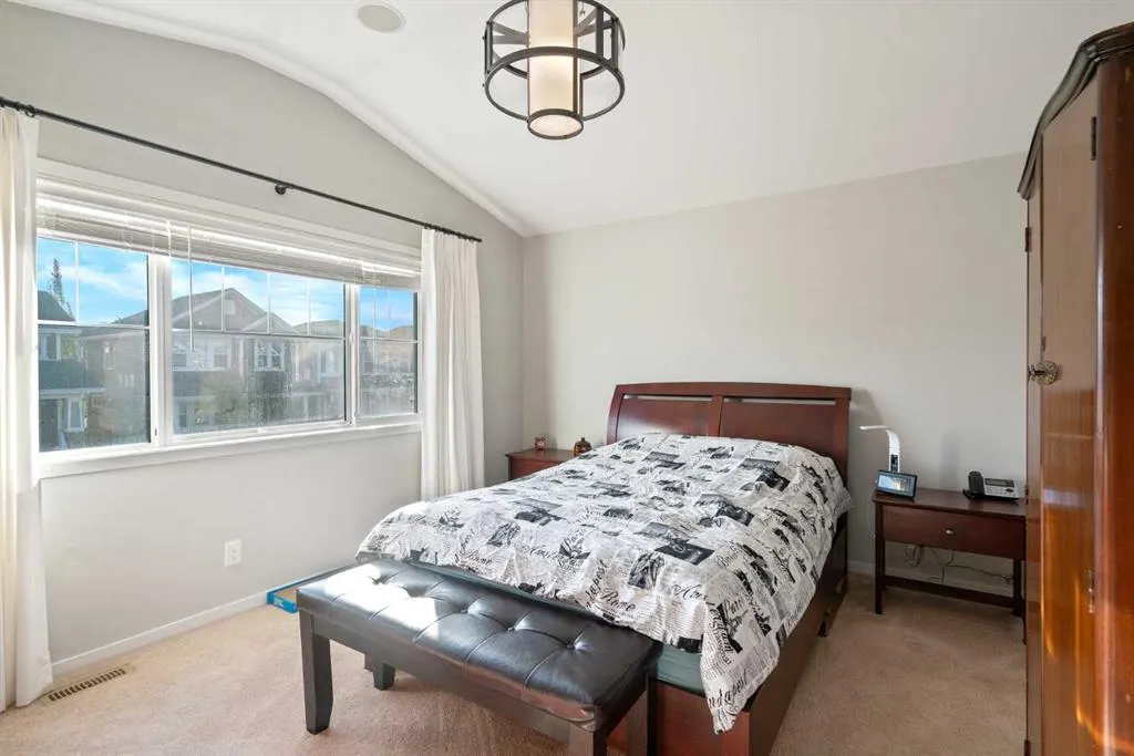 219 River Heights Green