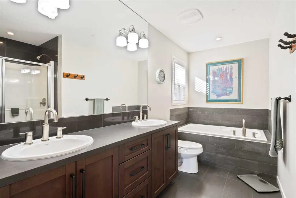 219 River Heights Green