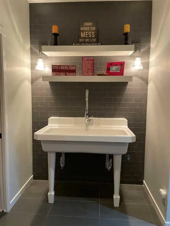 219 River Heights Green