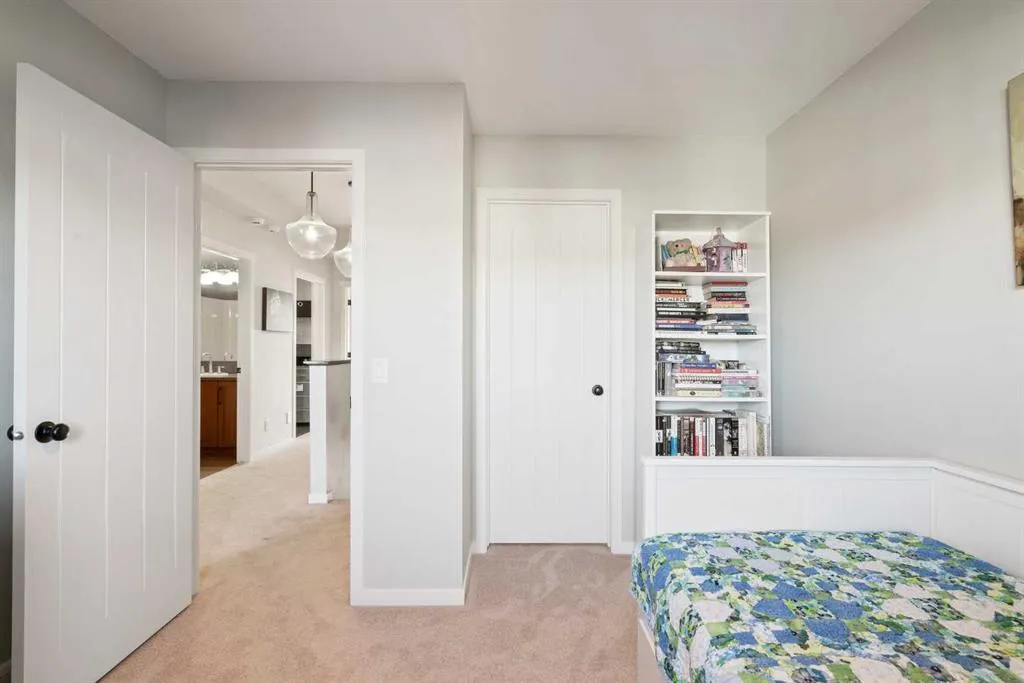 219 River Heights Green