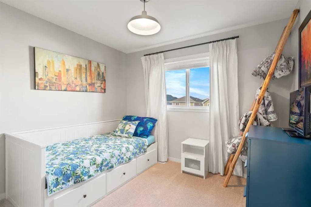 219 River Heights Green