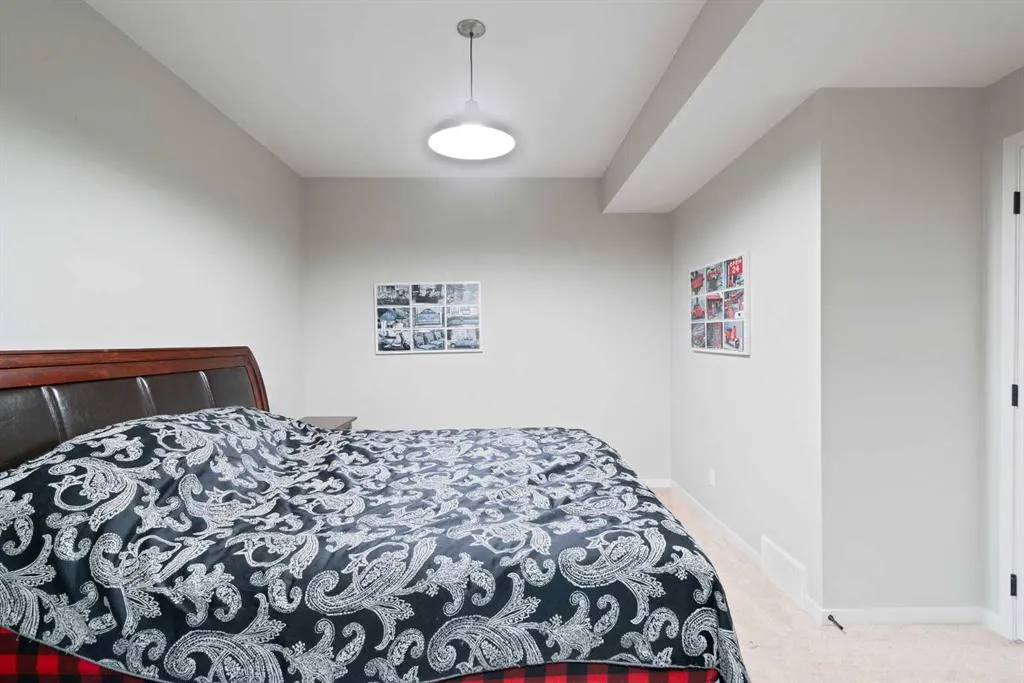 219 River Heights Green