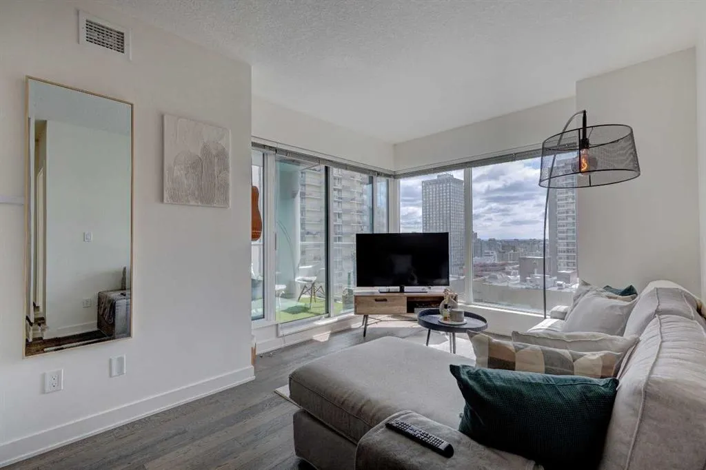 930 6 Avenue SW, #2108