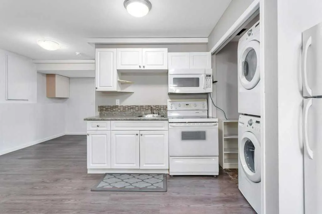 89 Silver Drive