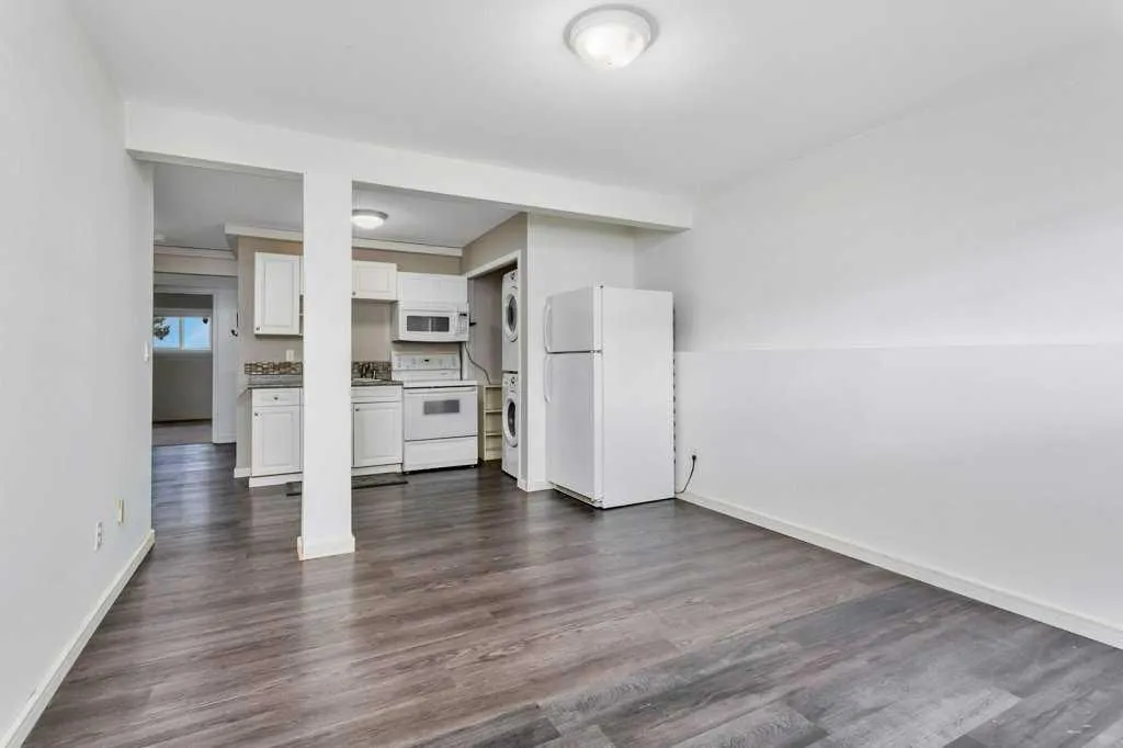 89 Silver Drive