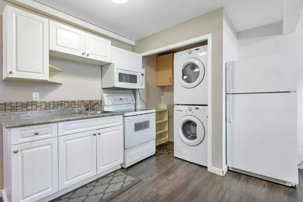 89 Silver Drive