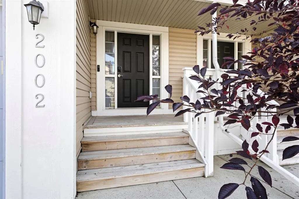 1001 8 Street NW, #2002