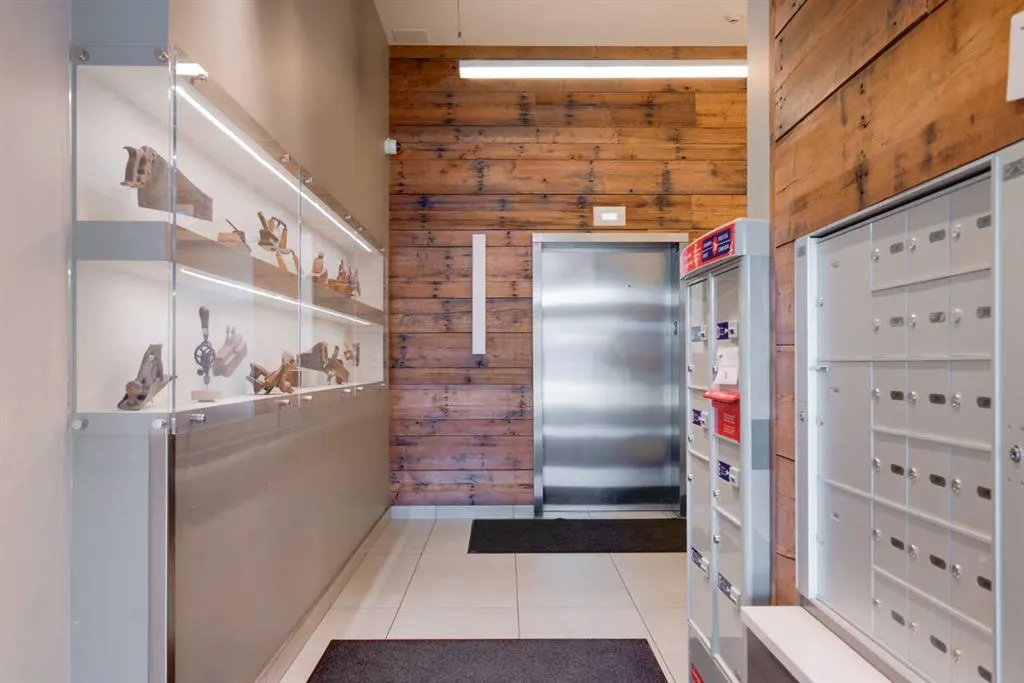 301 10 Street NW, #206