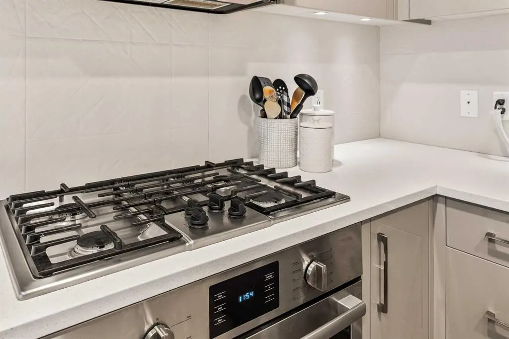 301 10 Street NW, #206