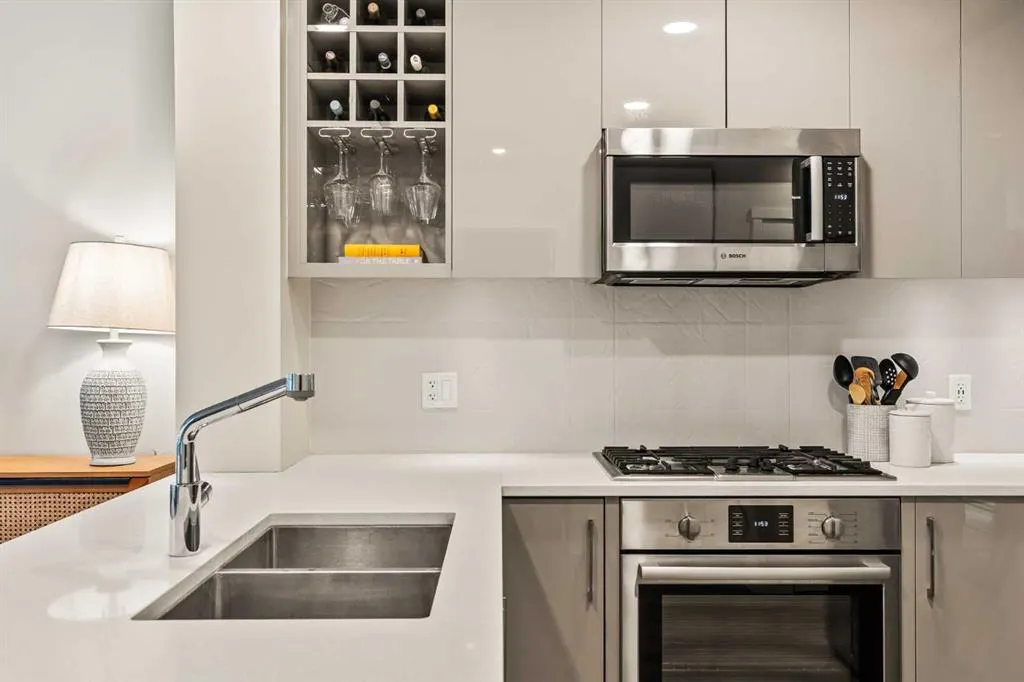 301 10 Street NW, #206