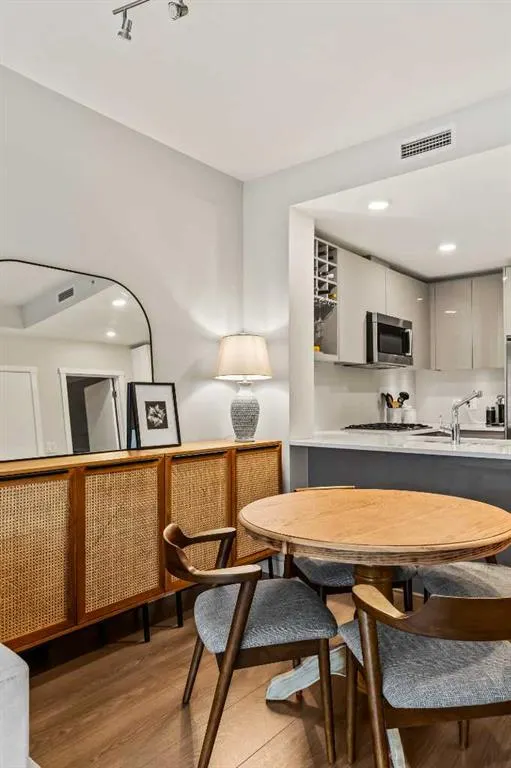 301 10 Street NW, #206
