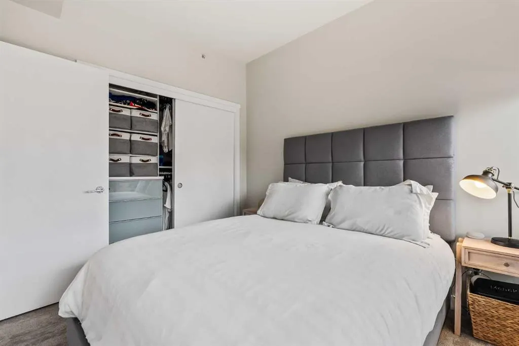 301 10 Street NW, #206