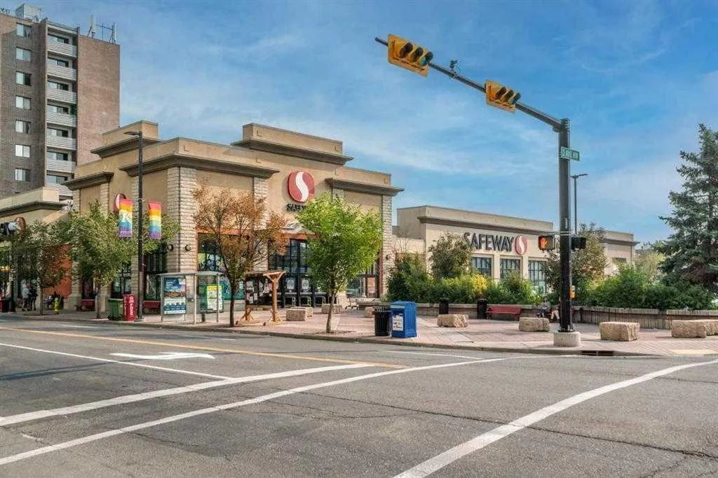 301 10 Street NW, #206