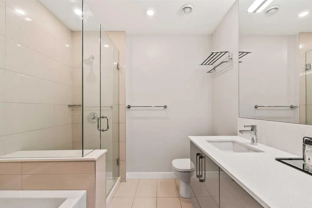 301 10 Street NW, #206