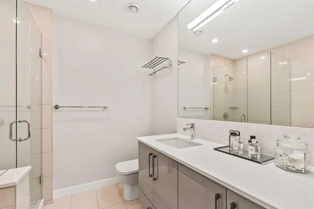 301 10 Street NW, #206