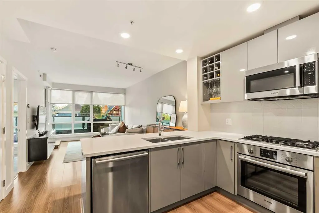 301 10 Street NW, #206