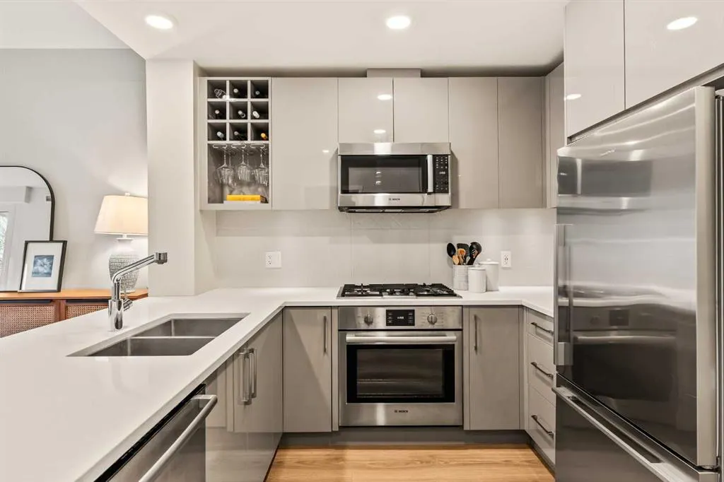 301 10 Street NW, #206