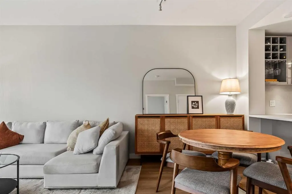 301 10 Street NW, #206