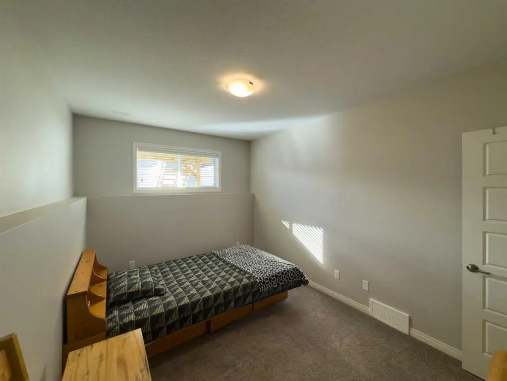 129 Henderson Crescent