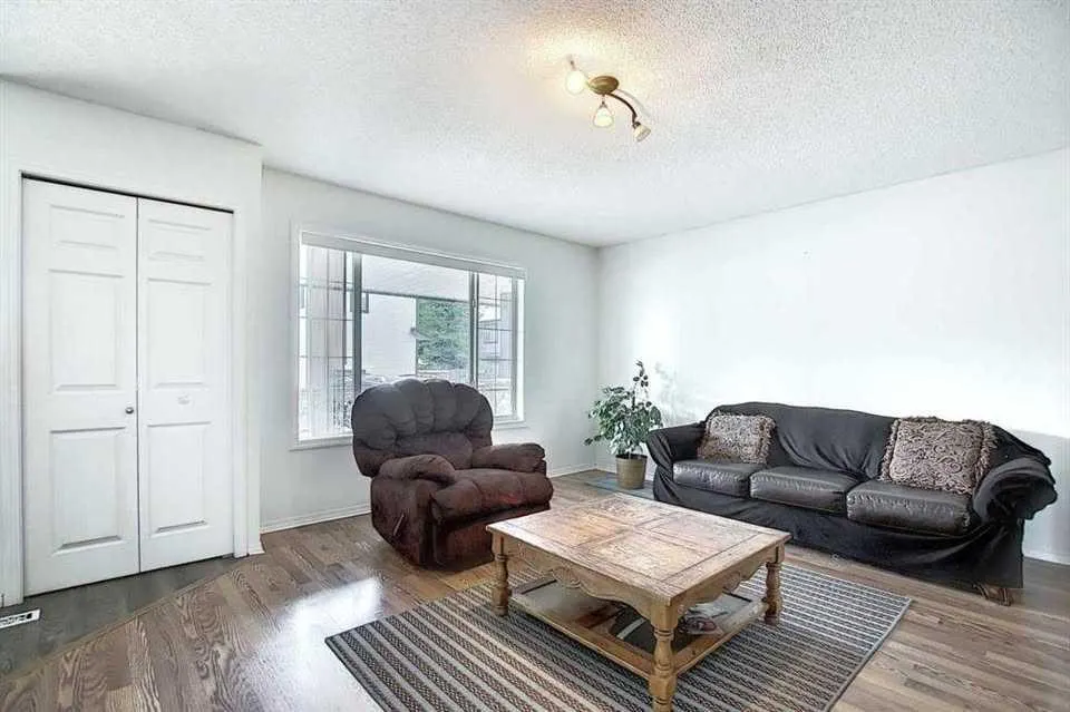 260 Stonemere Place