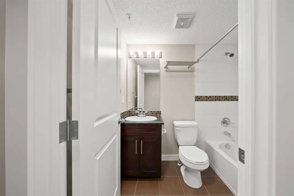 403 Mackenzie Way SW, #3309