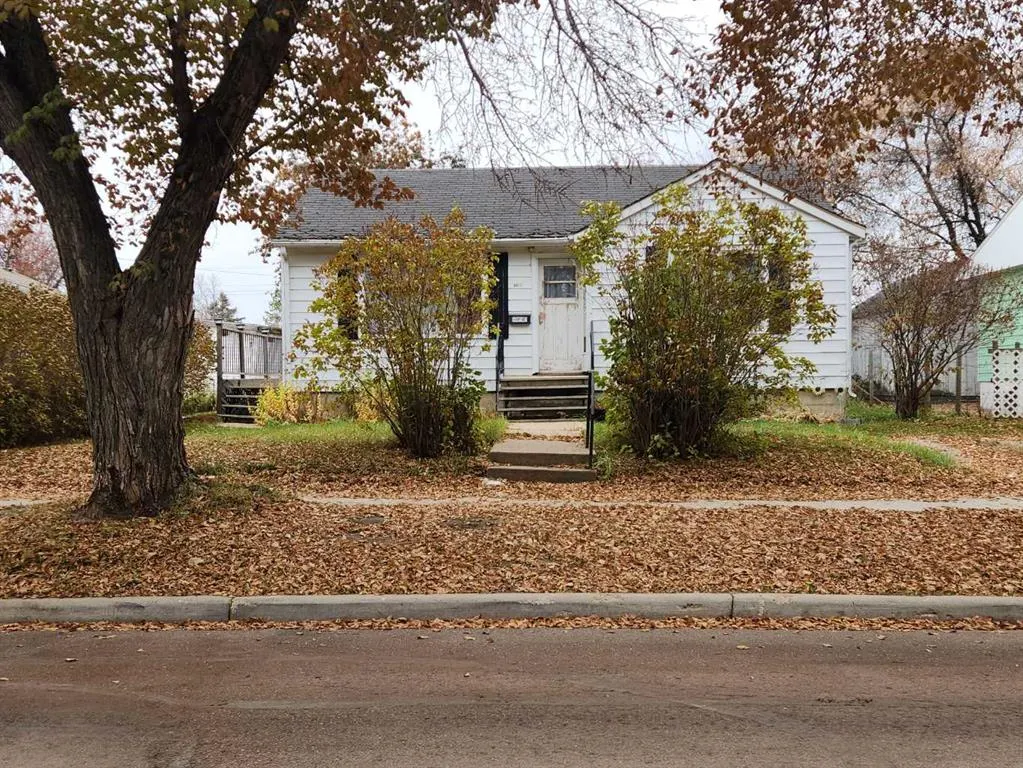 4913-57 Ave .