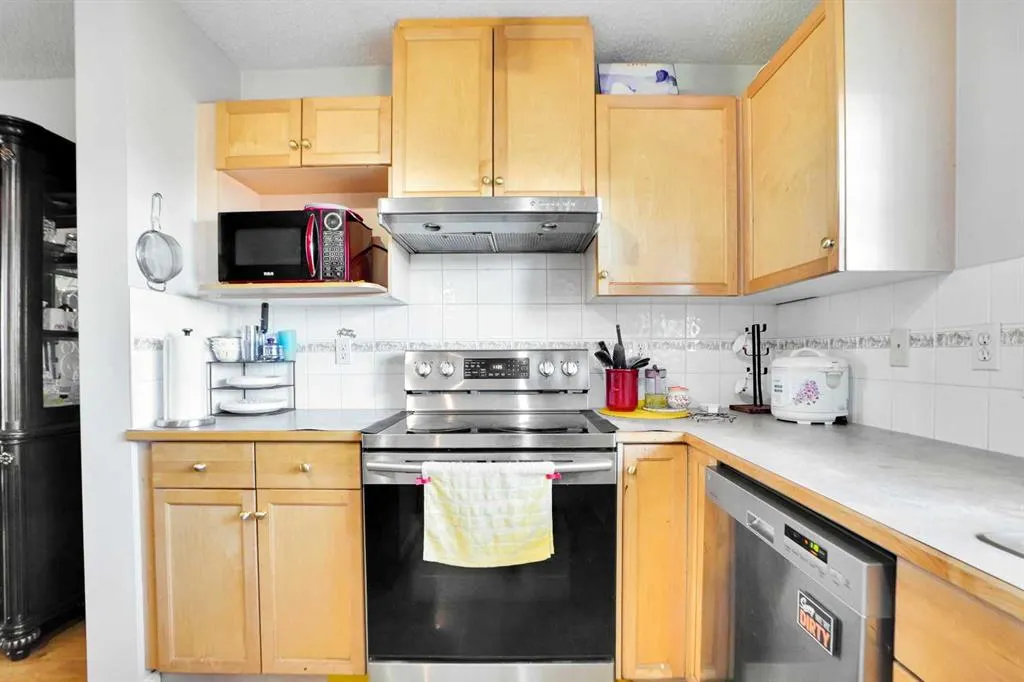7707 Martha's Haven Park NE, #175