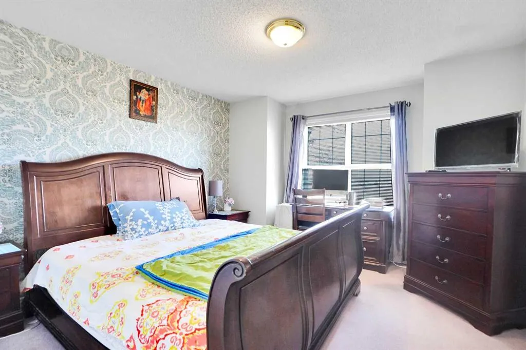 7707 Martha's Haven Park NE, #175