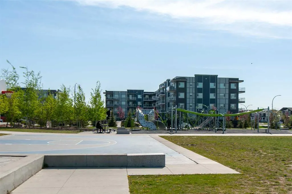 40 Carrington Plaza NW, #103