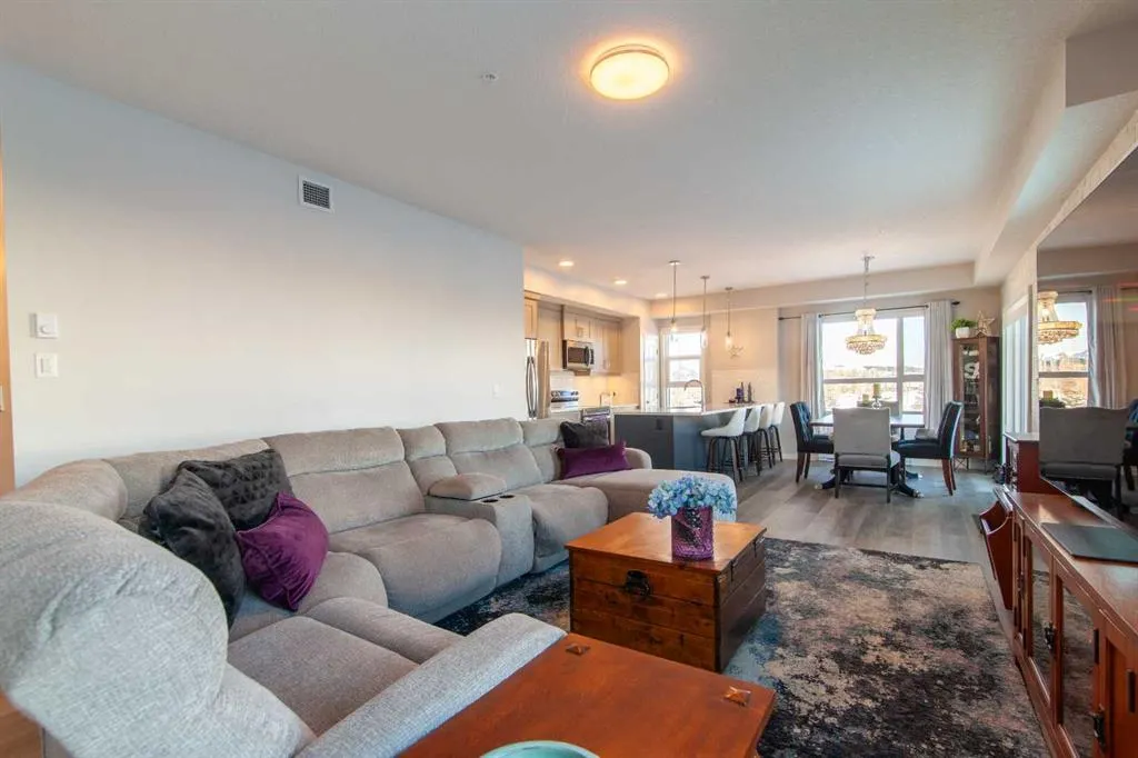 40 Carrington Plaza NW, #103