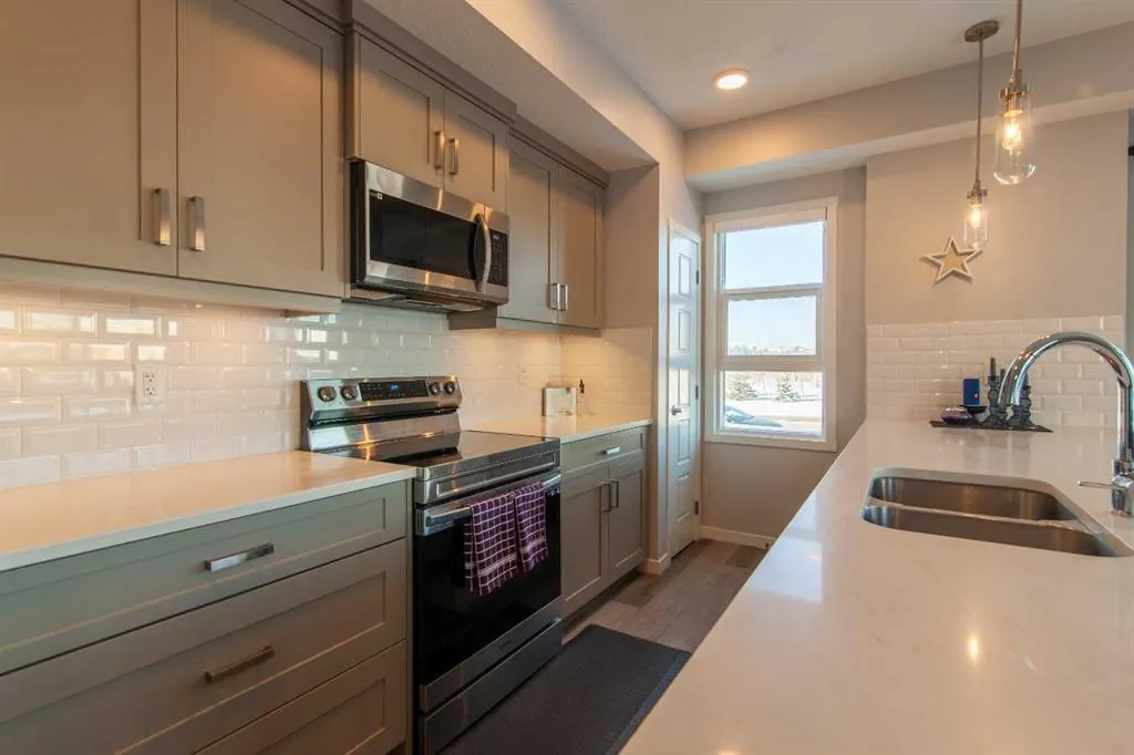 40 Carrington Plaza NW, #103
