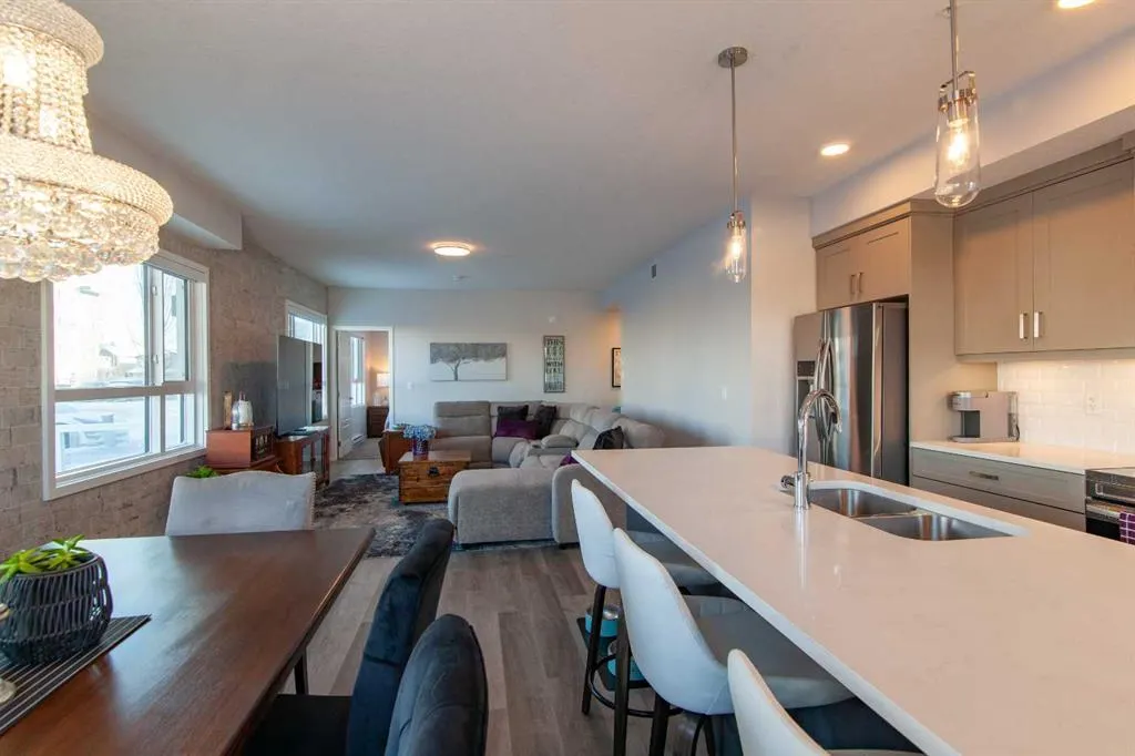 40 Carrington Plaza NW, #103