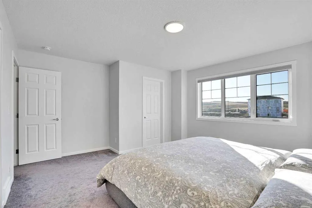 285 Yorkville Boulevard SW