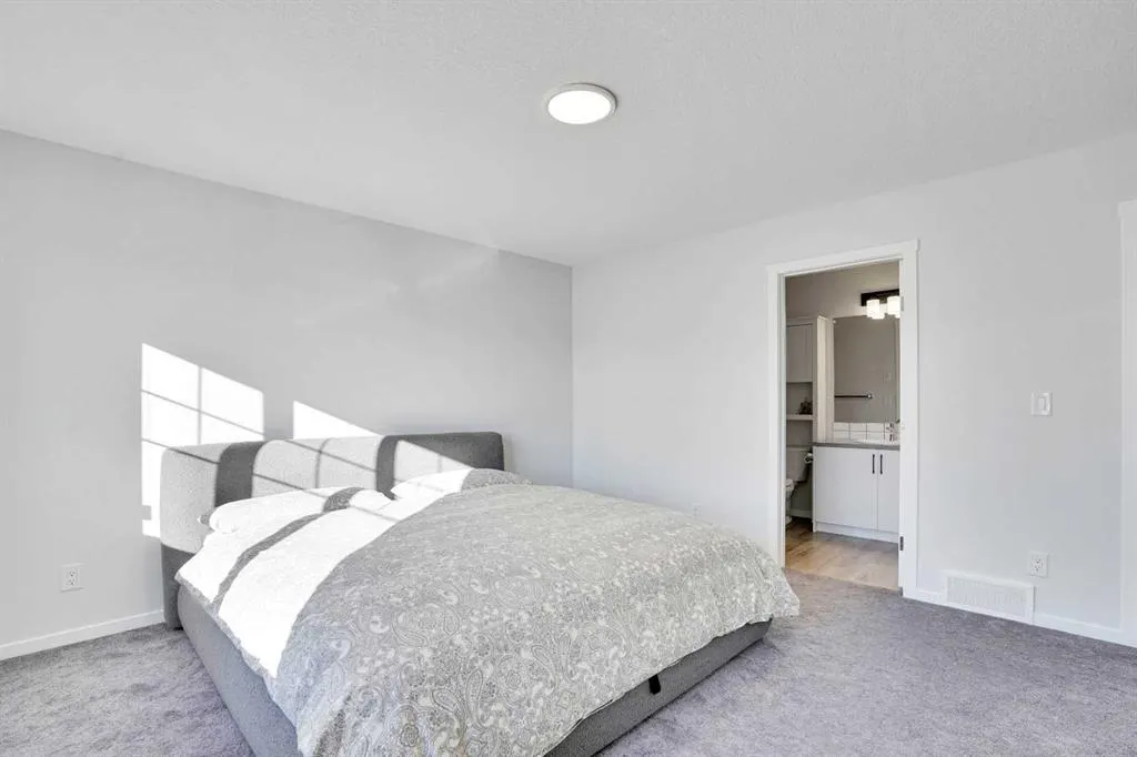 285 Yorkville Boulevard SW