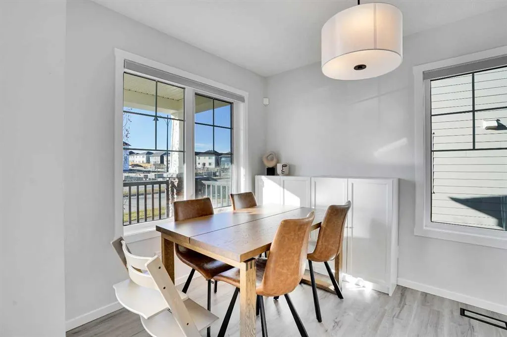285 Yorkville Boulevard SW
