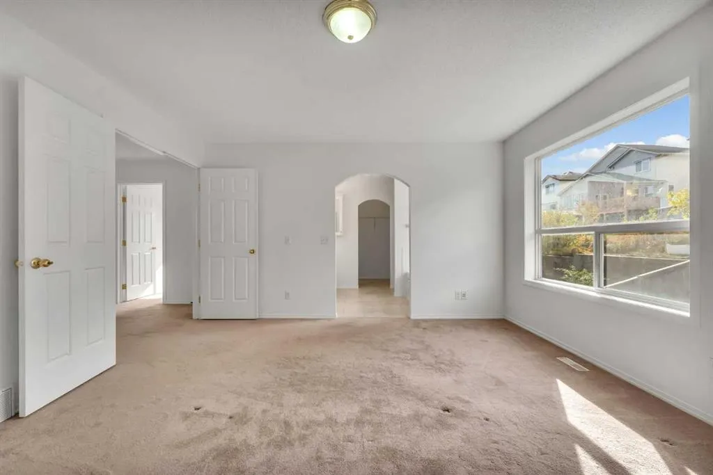 338 Panamount Drive NW