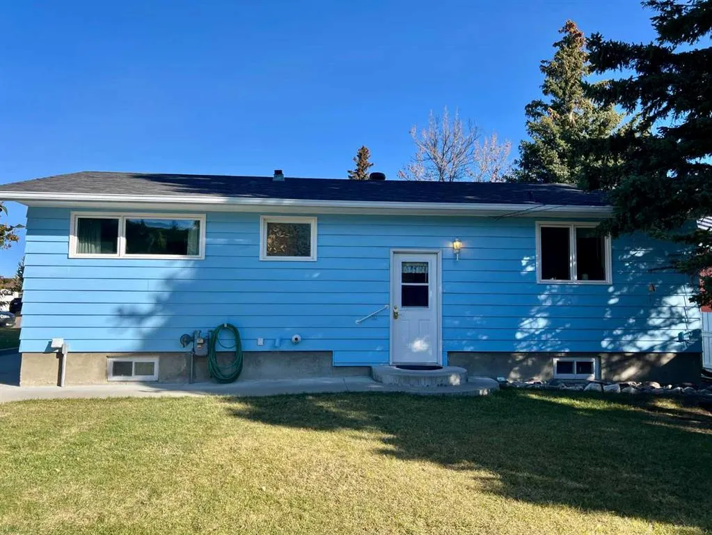 342 Canyon Crescent