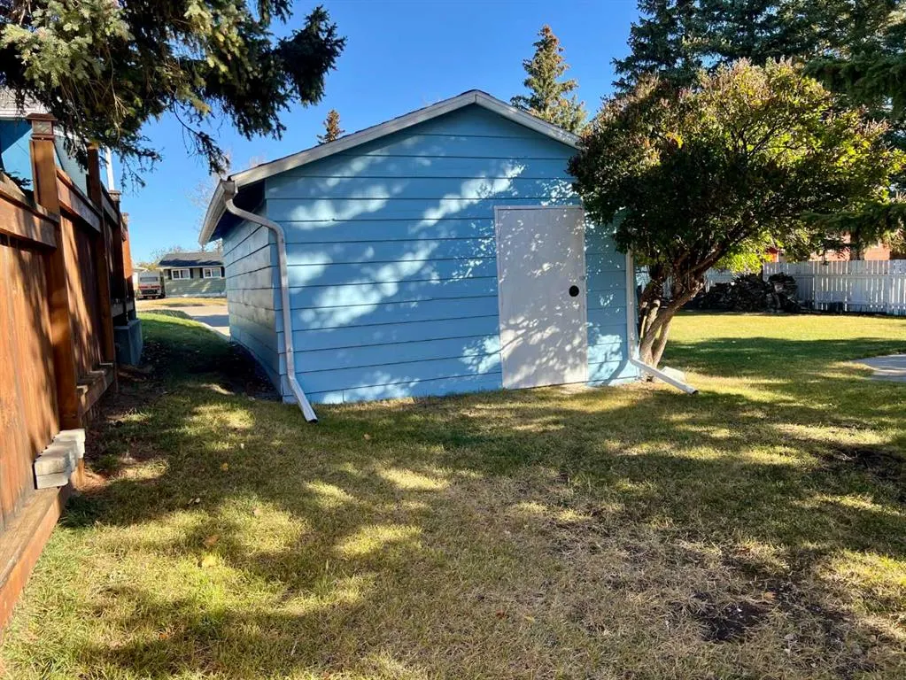 342 Canyon Crescent