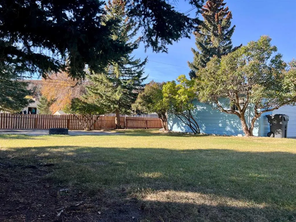 342 Canyon Crescent