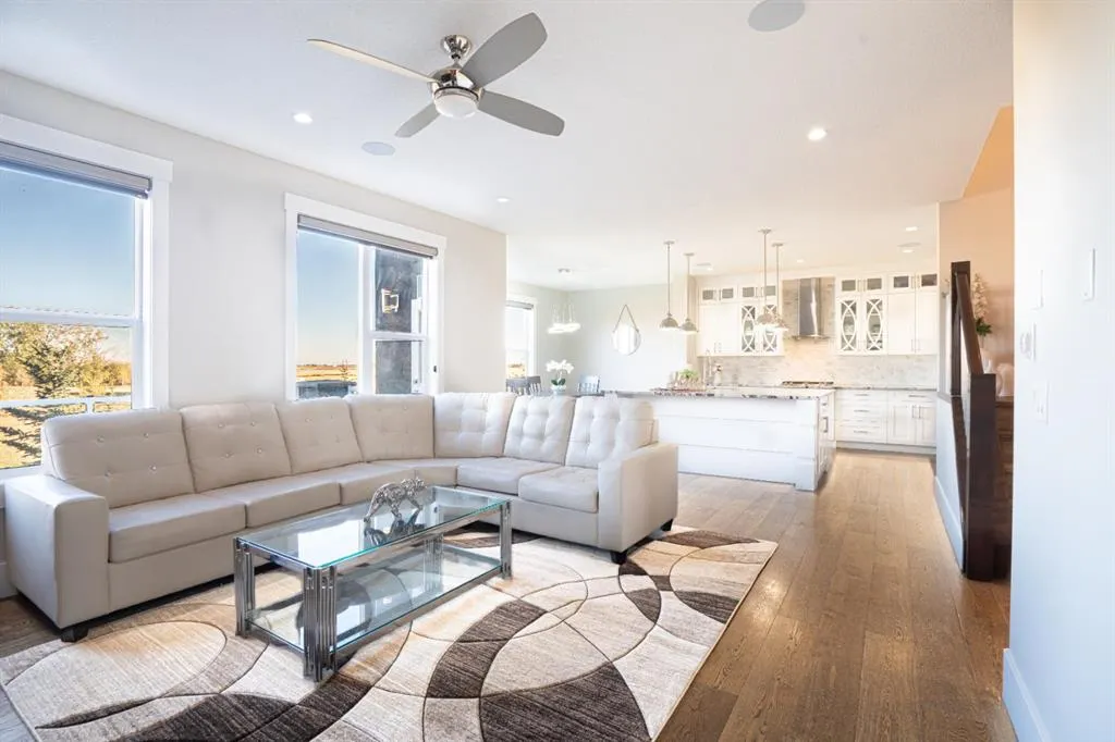 321 Kinniburgh Cove