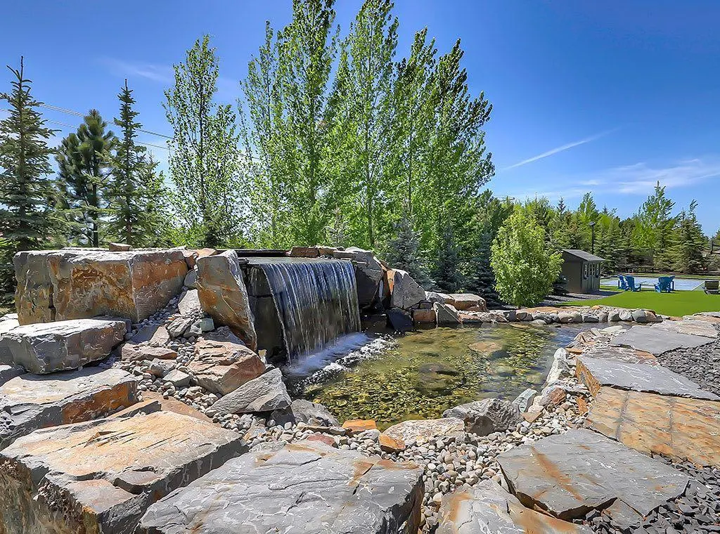 146 Waterside Court