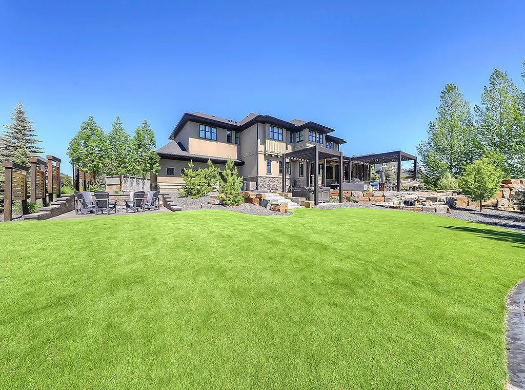 146 Waterside Court