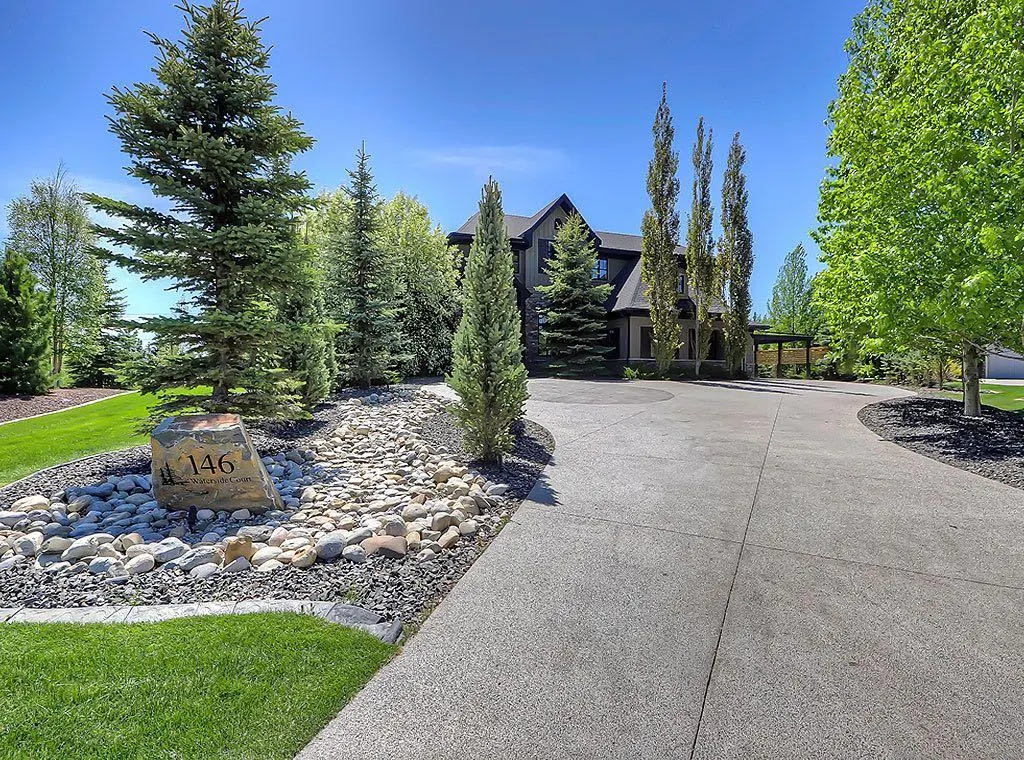 146 Waterside Court