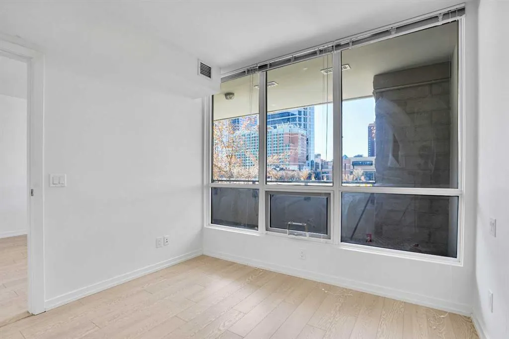 128 2 Street SW, #205