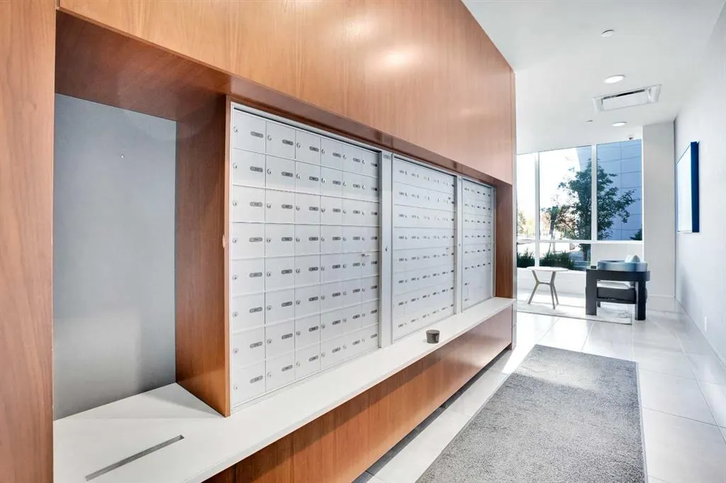 128 2 Street SW, #205