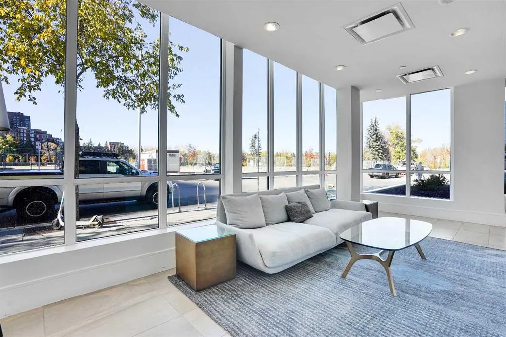 128 2 Street SW, #205