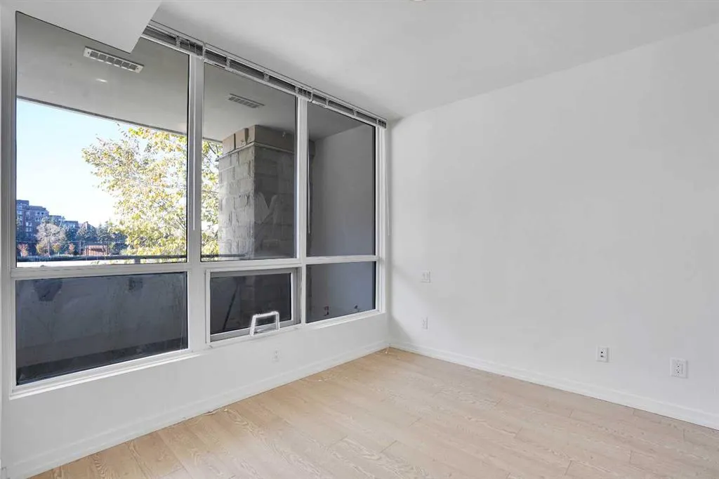 128 2 Street SW, #205