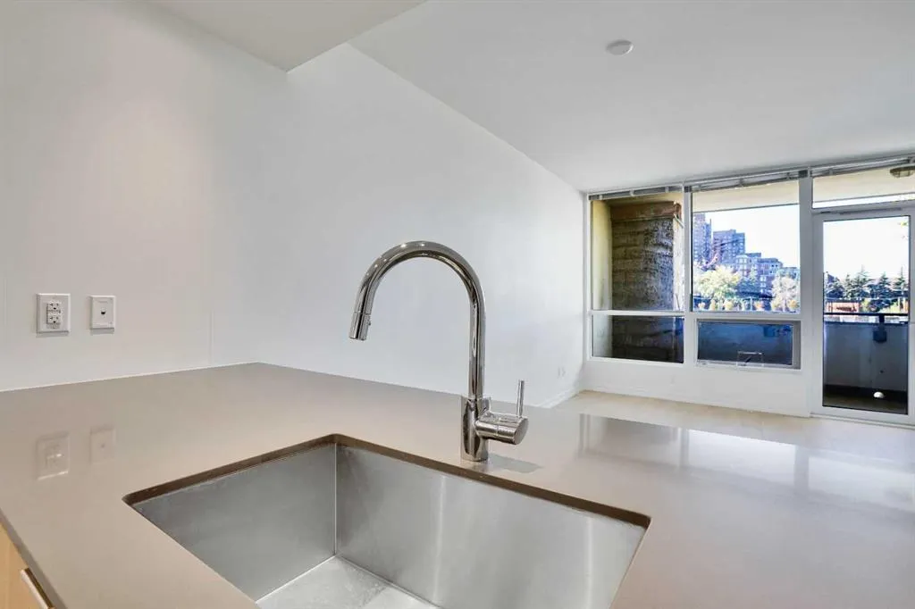 128 2 Street SW, #205