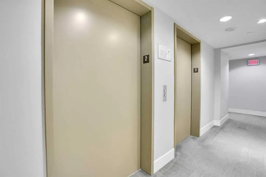 128 2 Street SW, #205